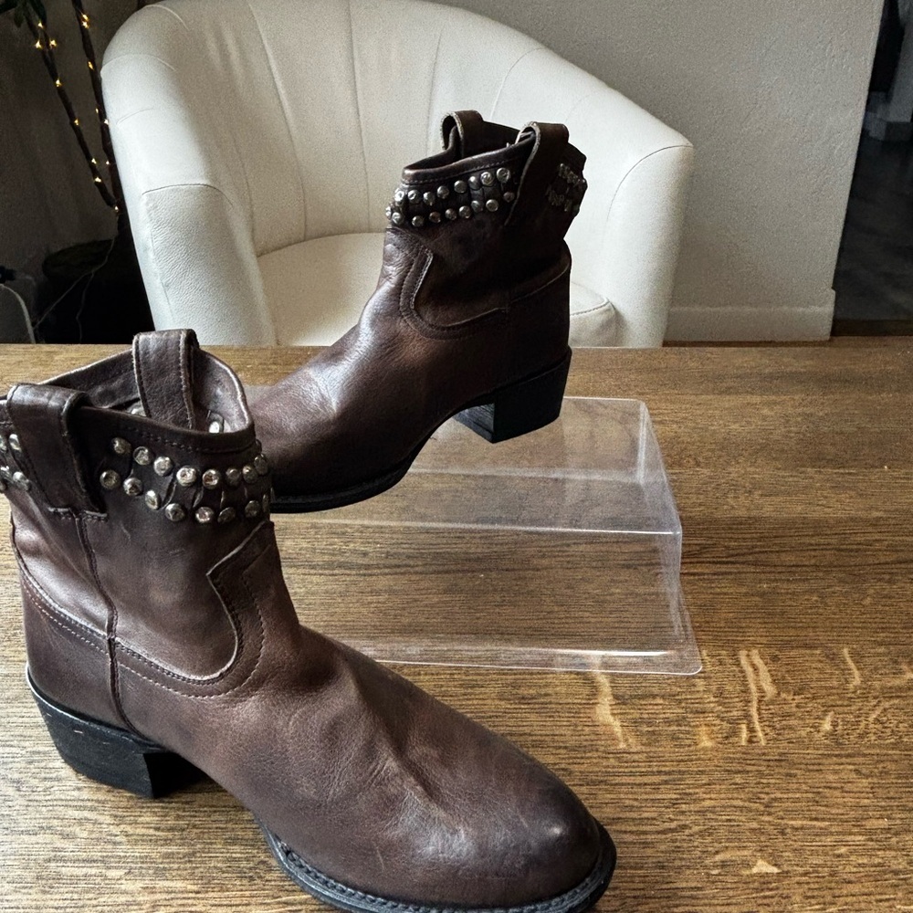 Frye Brown Studded Leather Ankle Boots Women’s 8.5 Moto Western